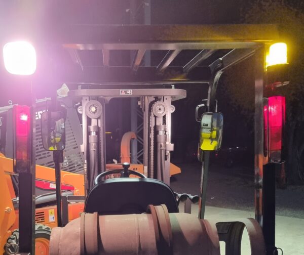 GRUA HORQUILLA NUEVA  LPG 2.5 TONS K25 NISSAN  FG25T-K25 DIVERMAQ MASTIL TRIPLE 4.5m DESPLAZADOR LATERAL - Imagen 4
