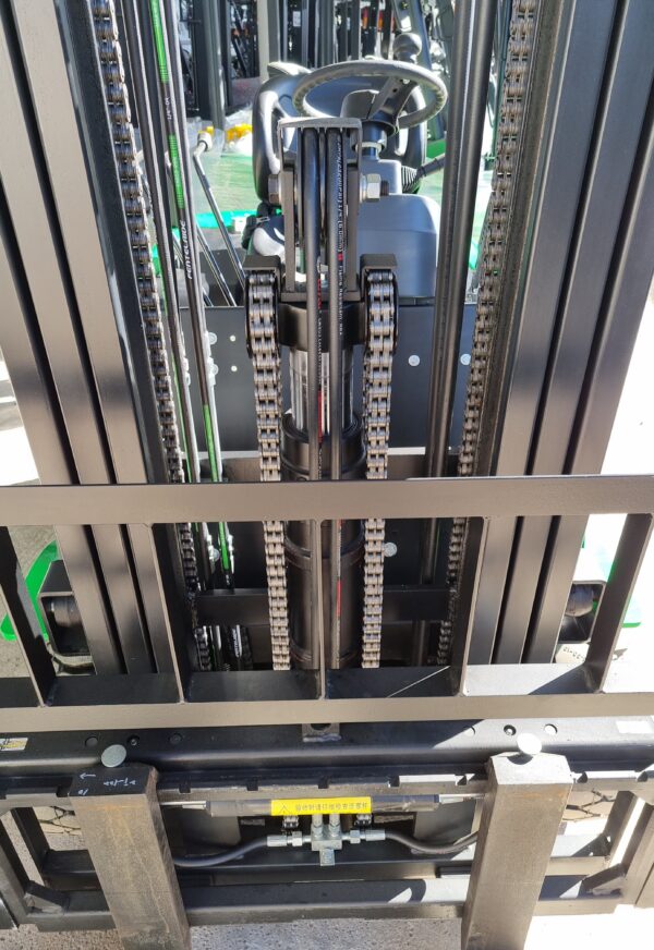 GRUA HORQUILLA ELECTRICA  2.0 TONS BATERIA LITIO FE20T-Li DIVERMAQ MASTIL TRIPLE 4.8m DESPLAZADOR LATERAL - Imagen 5